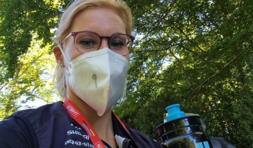 Yvonne on tour met wielerploeg DSM