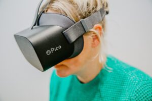 Aanpak chronische pijn met de VR-bril bij ZorgSaam Nijverdal - Hellendoorn