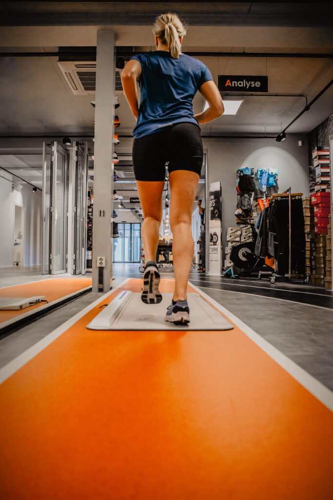 loopanalyse door een sportfysiotherapeut om blessures te voorkomen en prestaties te verbeteren